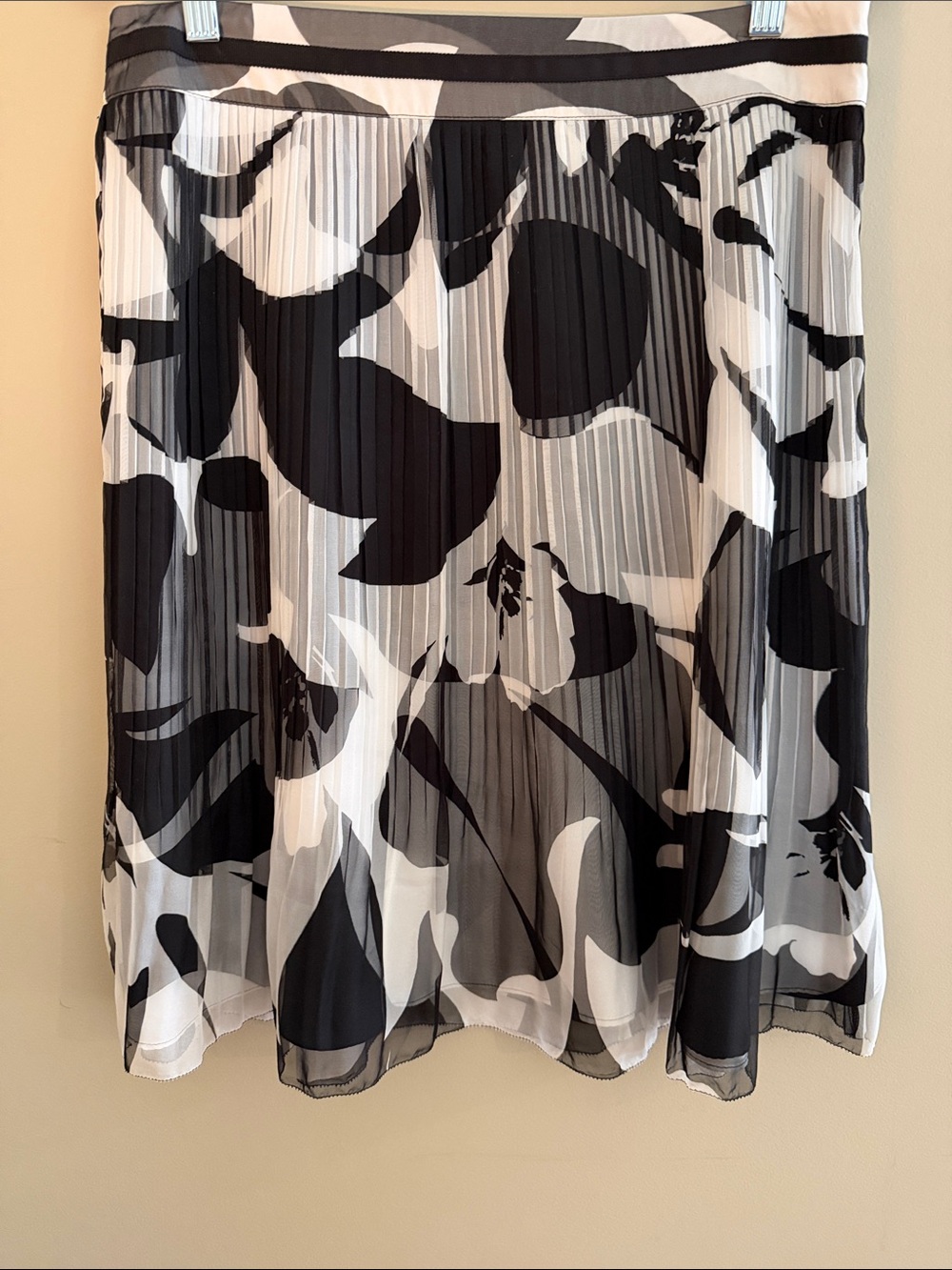 White House Black Market Black and White Pleated Circle Skirt